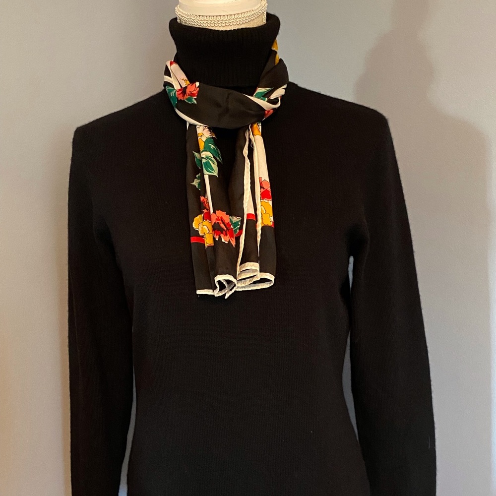 Classy Rectangular Scarf - Picture 6 of 7
